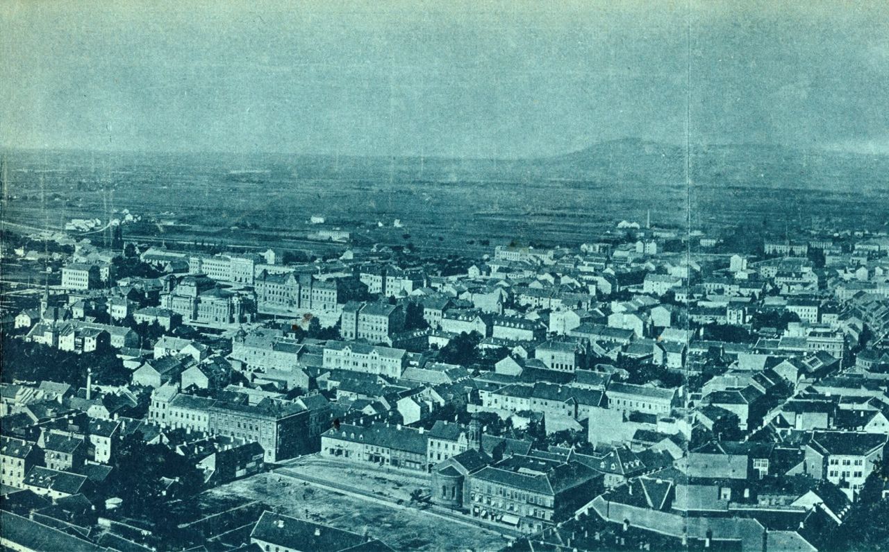 Panorama Zagreba oko 1898.-1900. godine, u prvom planu budući Preradovićev trg